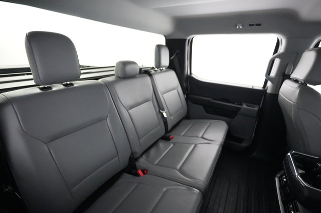 2023 Ford F-150 Lightning — photo 4 of 15