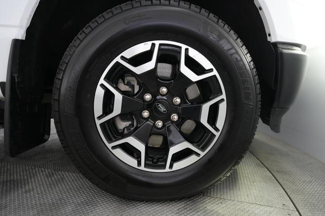 2023 Ford F-150 Lightning — photo 10 of 15