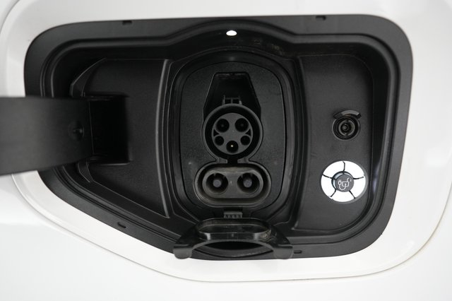 2023 Ford F-150 Lightning — photo 8 of 15
