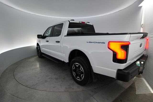 2023 Ford F-150 Lightning — photo 2 of 15