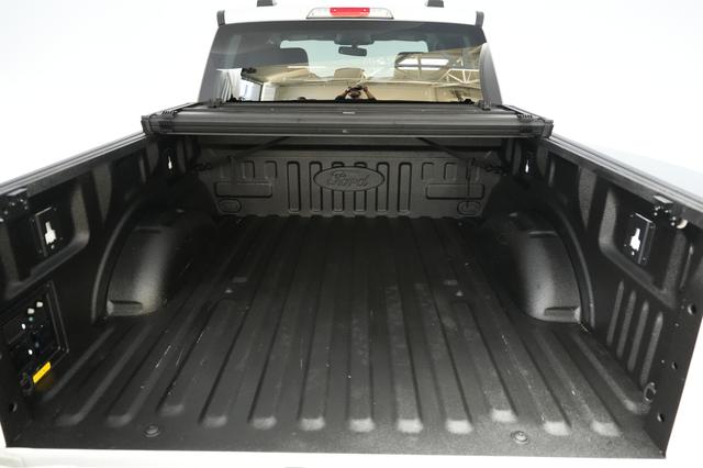 2023 Ford F-150 Lightning — photo 6 of 15