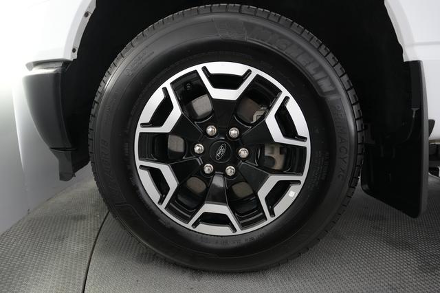 2023 Ford F-150 Lightning — photo 9 of 15