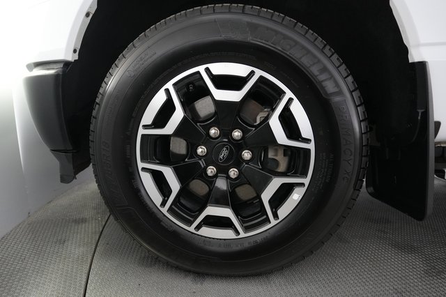 2023 Ford F-150 Lightning — photo 9 of 15