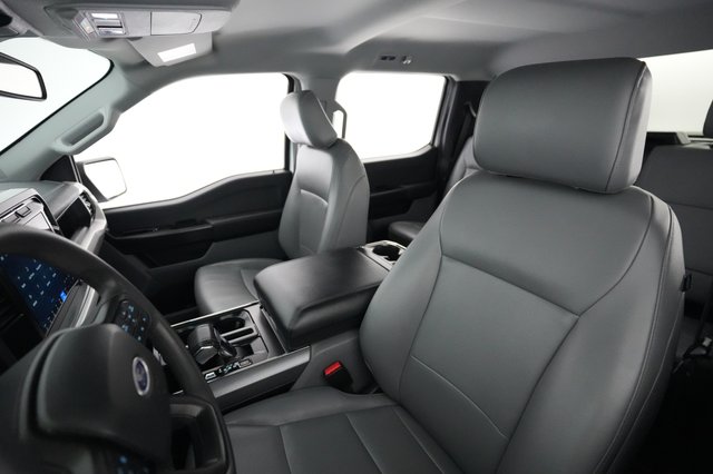 2023 Ford F-150 Lightning — photo 3 of 15