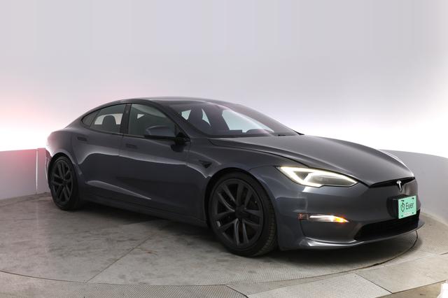 2023 Tesla Model S — photo 10 of 21