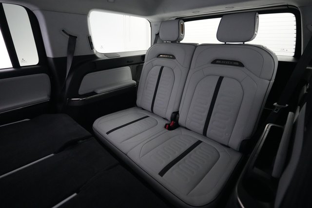 2024 Rivian R1S — photo 19 of 25