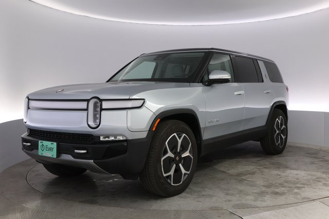 2024 Rivian R1S — VIN 7PDSGCBA5RN030096