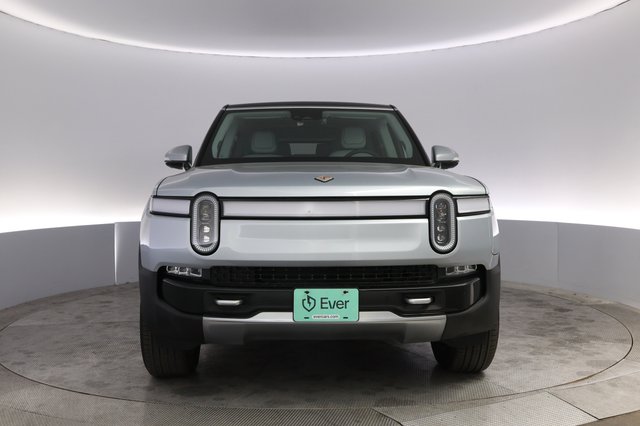 2024 Rivian R1S — photo 9 of 25