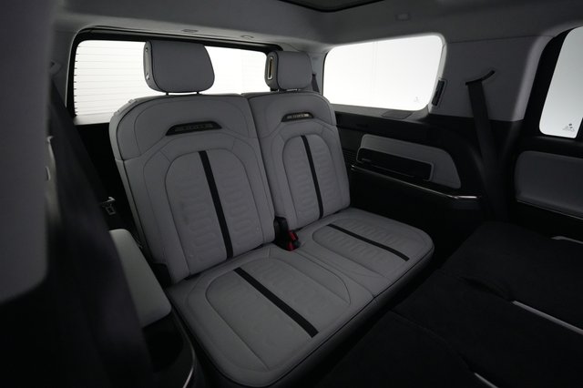 2024 Rivian R1S — photo 20 of 25