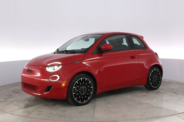 2024 Fiat 500e — photo 14 of 18