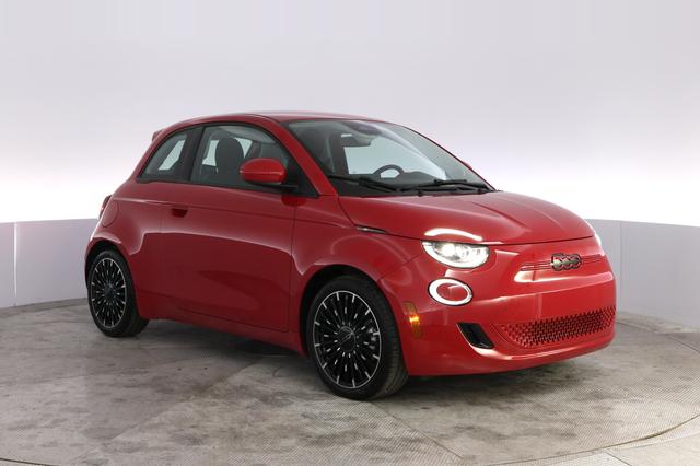 2024 Fiat 500e — photo 10 of 18
