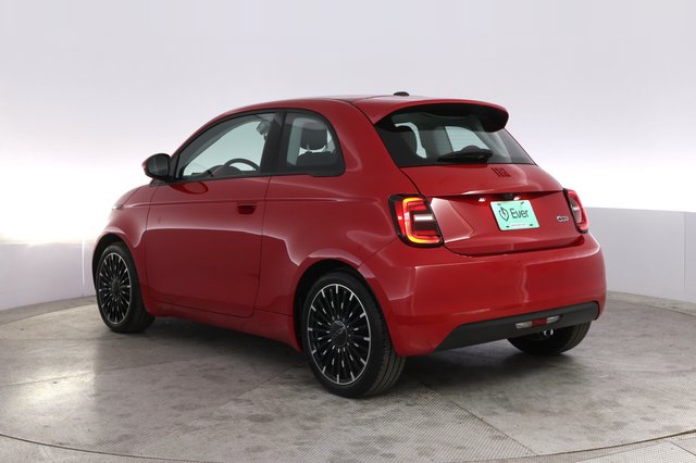 2024 Fiat 500e — photo 13 of 18
