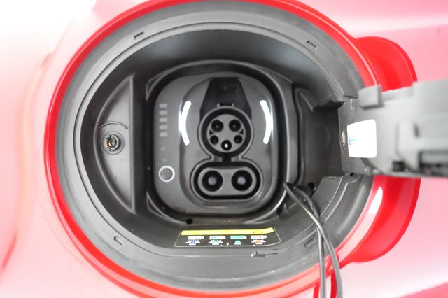 2024 Fiat 500e — photo 8 of 18