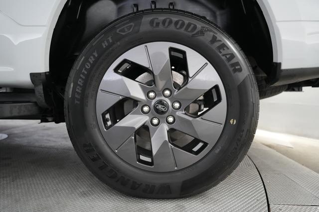 2024 Ford F-150 Lightning — photo 7 of 16