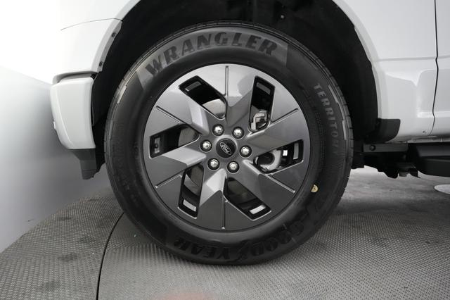 2024 Ford F-150 Lightning — photo 9 of 16