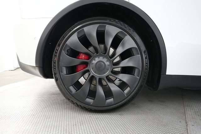 2022 Tesla Model Y — photo 7 of 26