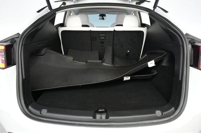 2022 Tesla Model Y — photo 6 of 26