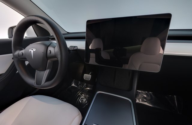 2022 Tesla Model Y — photo 20 of 26