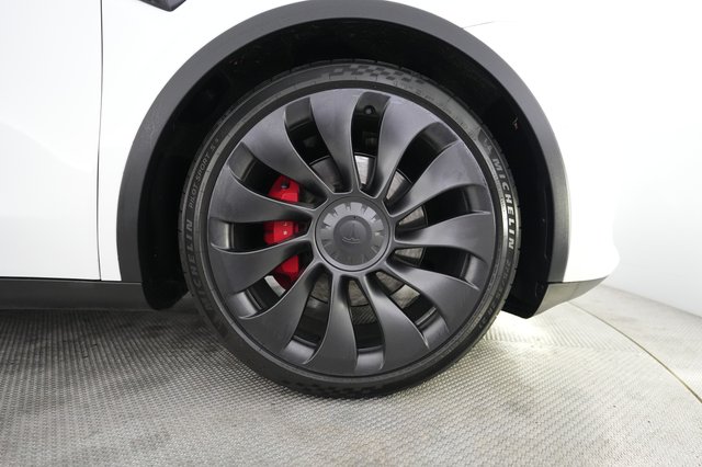 2022 Tesla Model Y — photo 15 of 26