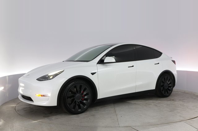 2022 Tesla Model Y — photo 14 of 26