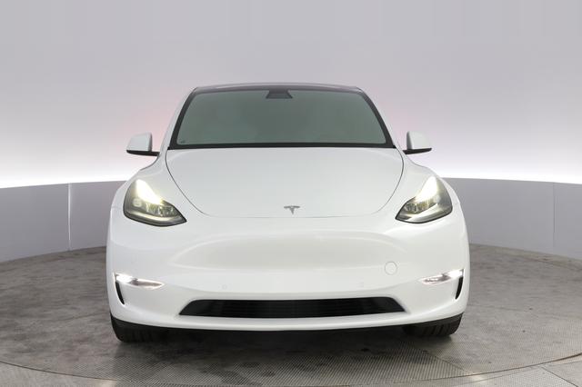 2022 Tesla Model Y — photo 9 of 26