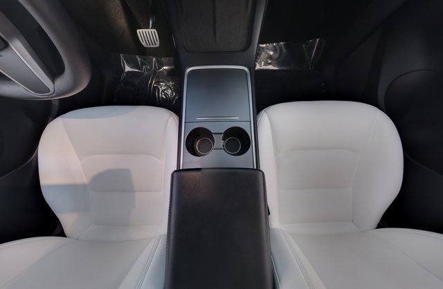 2022 Tesla Model Y — photo 22 of 26