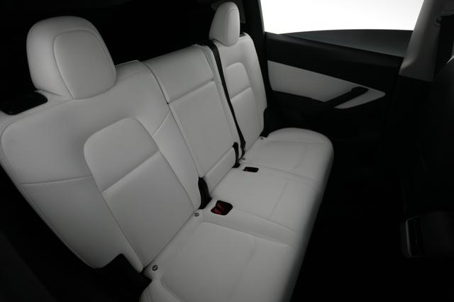 2022 Tesla Model Y — photo 4 of 26