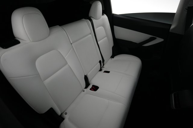 2022 Tesla Model Y — photo 4 of 26