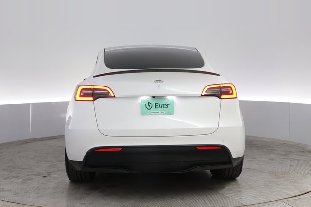 2022 Tesla Model Y — photo 12 of 26