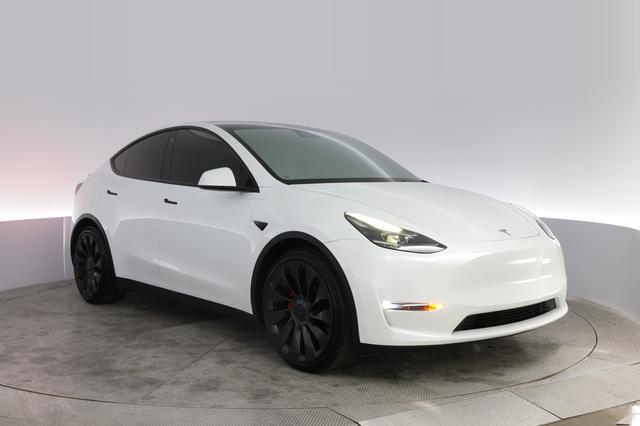2022 Tesla Model Y — photo 10 of 26