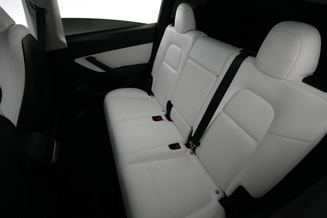 2022 Tesla Model Y — photo 19 of 26