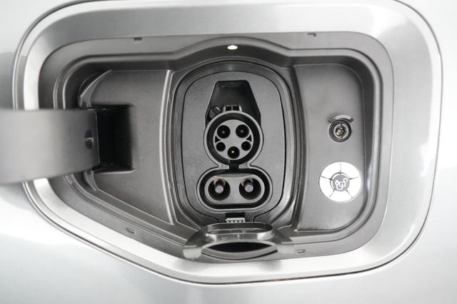 2023 Ford F-150 Lightning — photo 8 of 15