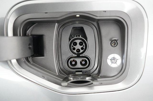 2023 Ford F-150 Lightning — photo 8 of 15