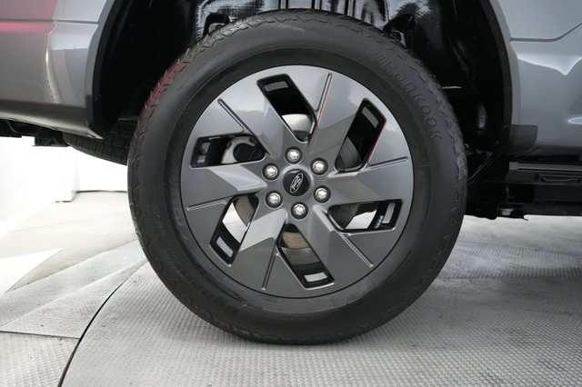 2023 Ford F-150 Lightning — photo 11 of 15