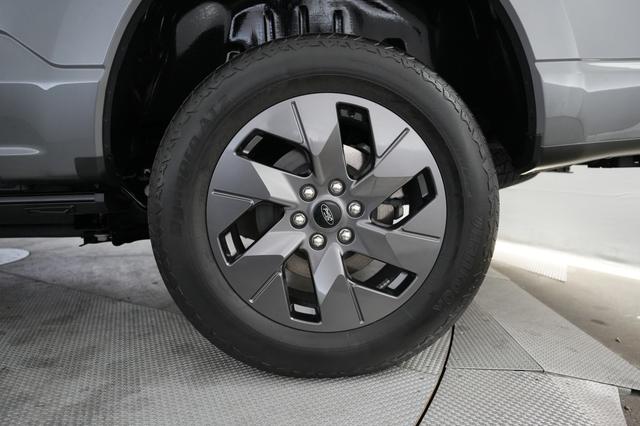 2023 Ford F-150 Lightning — photo 7 of 15
