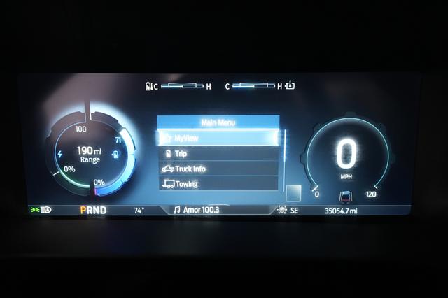 2023 Ford F-150 Lightning — photo 5 of 15