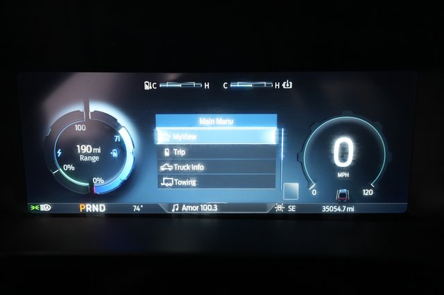 2023 Ford F-150 Lightning — photo 5 of 15