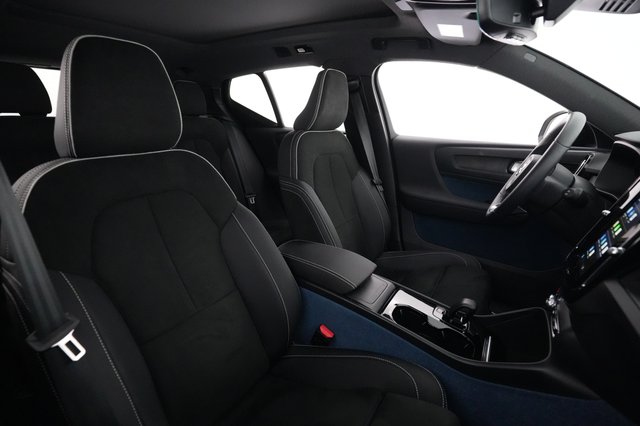 2023 Volvo XC40 Recharge — photo 18 of 24