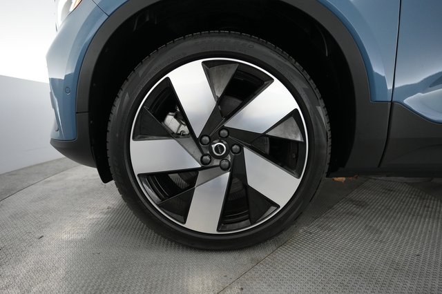 2023 Volvo XC40 Recharge — photo 15 of 24