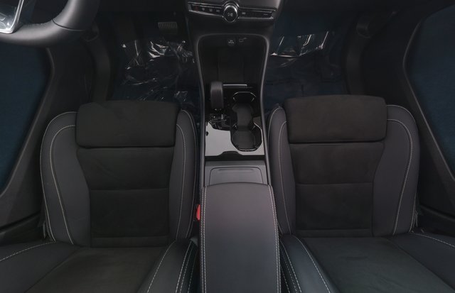2023 Volvo XC40 Recharge — photo 22 of 24
