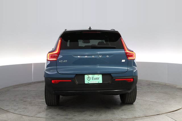 2023 Volvo XC40 Recharge — photo 12 of 24