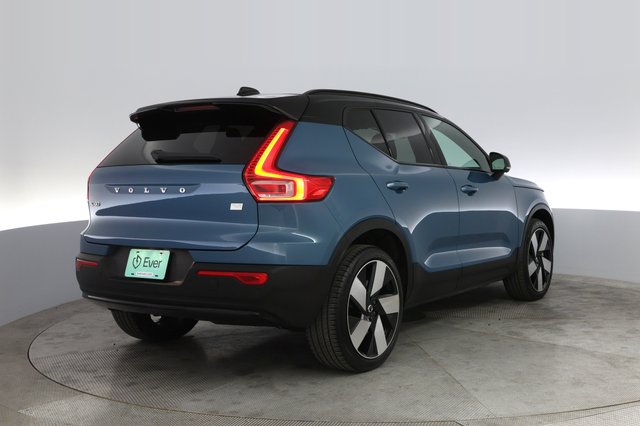 2023 Volvo XC40 Recharge — photo 2 of 24