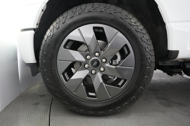 2023 Ford F-150 Lightning — photo 9 of 15
