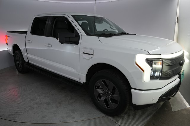 2023 Ford F-150 Lightning — VIN 1FTVW1EV2PWG55573