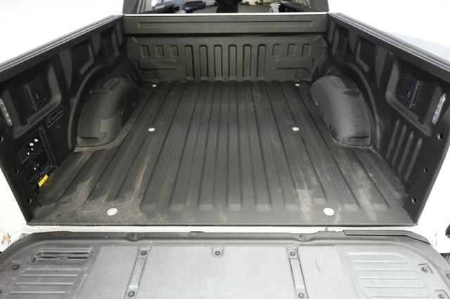 2023 Ford F-150 Lightning — photo 6 of 15