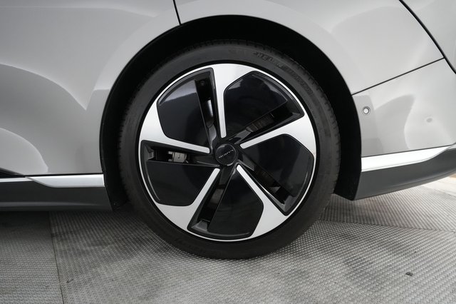 2023 Lucid Air — photo 7 of 21