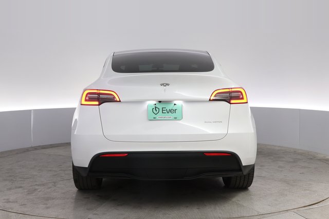 2023 Tesla Model Y — photo 12 of 21
