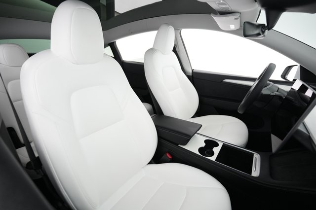2023 Tesla Model Y — photo 18 of 21