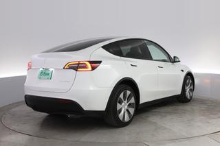 2023 Tesla Model Y — photo 2 of 21