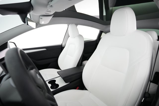 2023 Tesla Model Y — photo 3 of 21